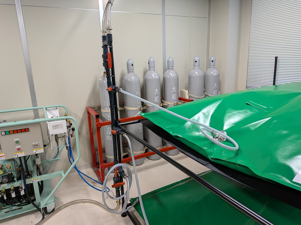 鳥取大学 ガスバッグとボンベと圧縮機